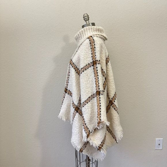 NWOT WORLD MARKET Plaid Poncho Shawl in Cream Brown - Picture 5 of 11